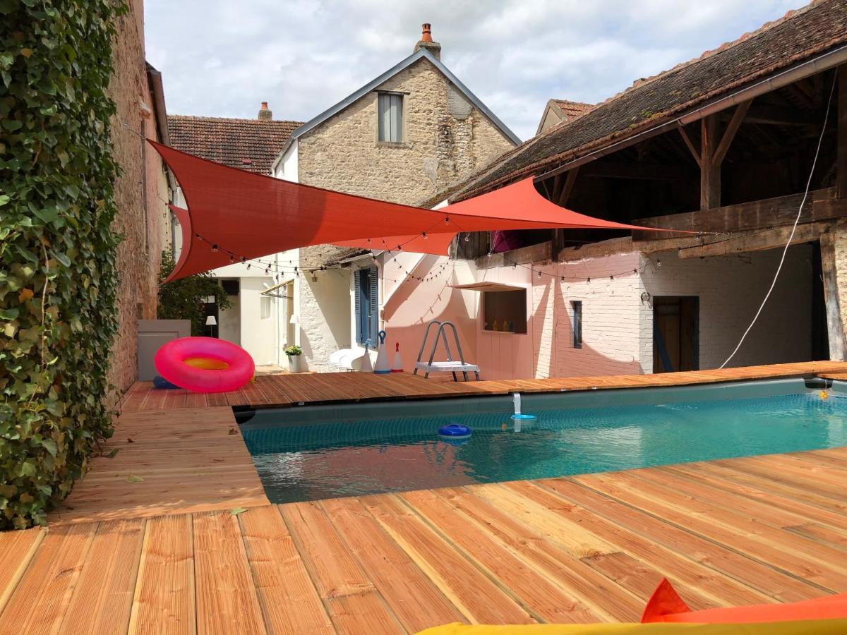 La Maison Des Amis Nuits Exteriör bild