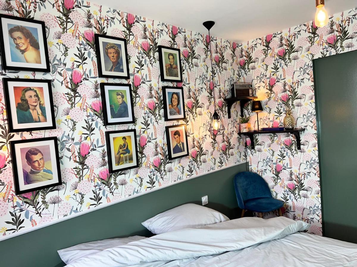 La Maison Des Amis Nuits Exteriör bild