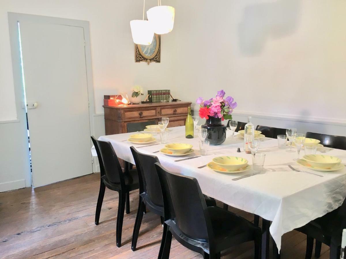 La Maison Des Amis Nuits Exteriör bild