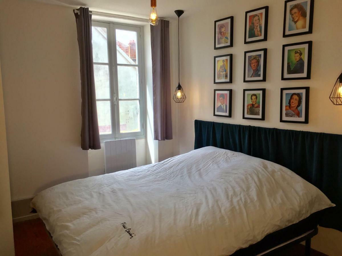 La Maison Des Amis Nuits Exteriör bild